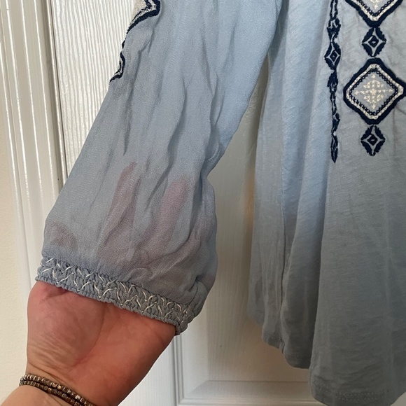 LUCKY Brand light blue top, MEDIUM - Picture 6 of 7